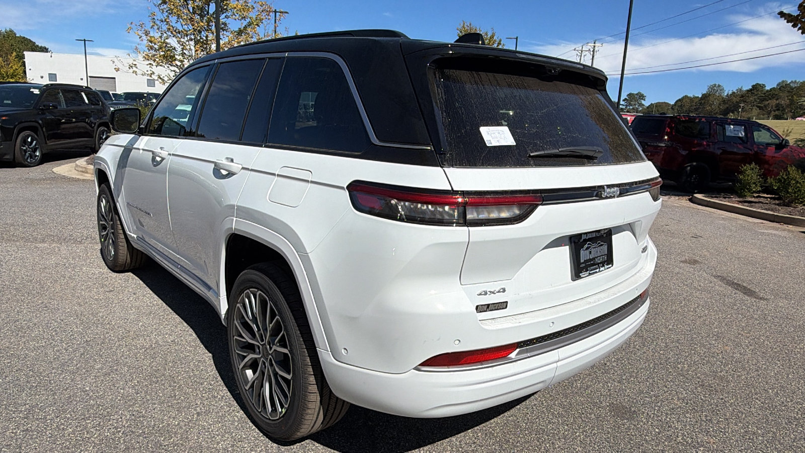 New 2027 Jeep Grand Cherokee Summit AWD/4WD image 10