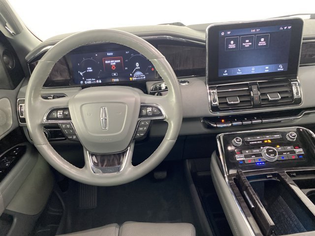 Used 2021 Lincoln Navigator Reserve w/ Luxury Package AWD/4WD image 19