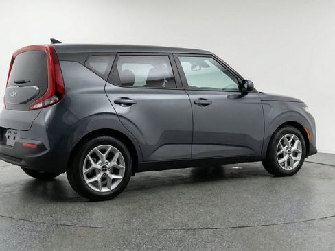 Used 2025 Kia Soul LX w/ LX Technology Package FWD image 9