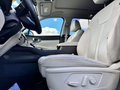 Used 2023 Kia Sorento EX w/ Panoramic Sunroof Package FWD image 22