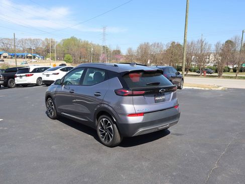 Used 2023 Chevrolet Bolt EUV Premier w/ Sun & Sound Package image 9