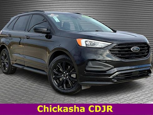 Used 2023 Ford Edge SE w/ Black Appearance Package image 3