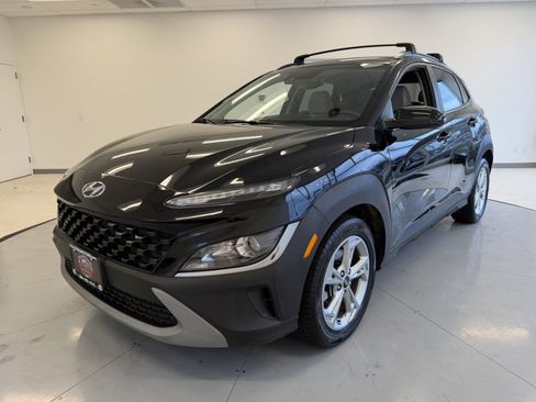 Used 2023 Hyundai Kona SEL image 3