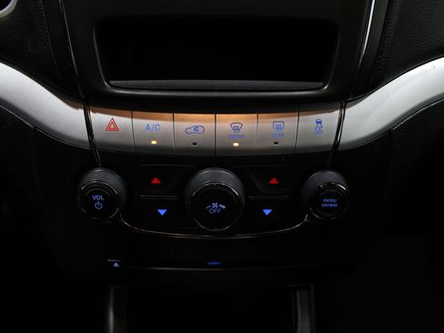 Used 2020 Dodge Journey SE w/ Blacktop Package image 17