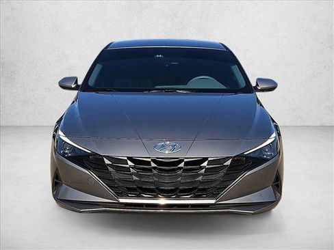 Used 2023 Hyundai Elantra SEL FWD image 2