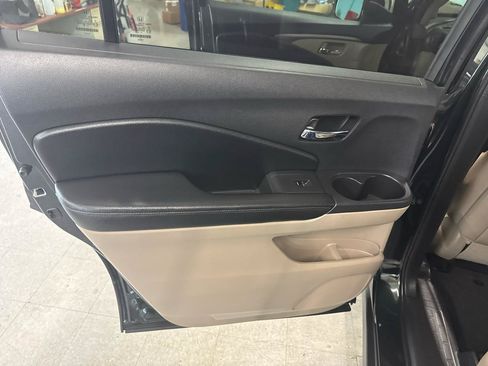 Used 2017 Honda Pilot EX-L image 38