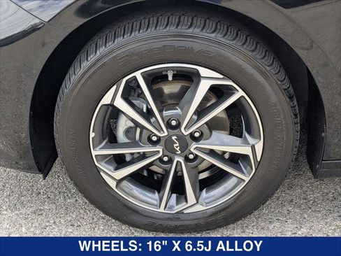 Used 2023 Kia Forte LXS FWD image 9