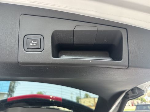 Used 2019 Cadillac XT5 AWD image 11