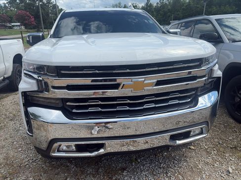 Used 2020 Chevrolet Silverado 1500 LTZ AWD/4WD image 2