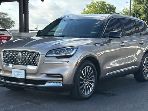 Used 2020 Lincoln Aviator Reserve w/ Equipment Group 201A RWD image 8