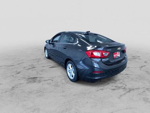 Used 2017 Chevrolet Cruze LT image 8