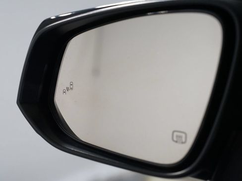 Used 2021 Toyota Highlander XLE FWD image 24