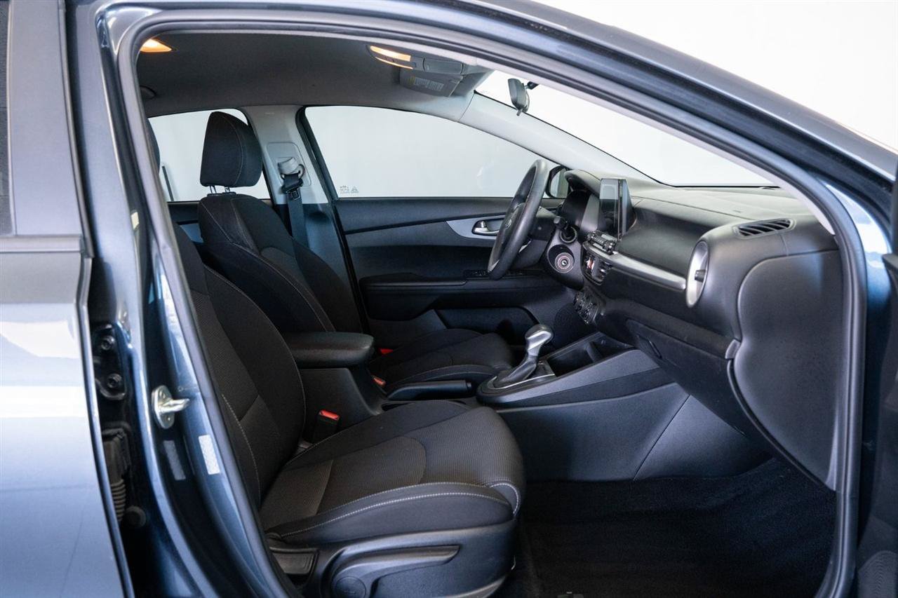 Used 2020 Kia Forte LXS FWD image 12