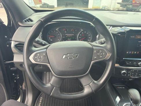 Used 2023 Chevrolet Traverse LT FWD image 14