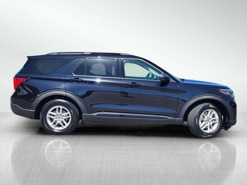Used 2026 Ford Explorer Active w/ Active Comfort Package RWD image 3