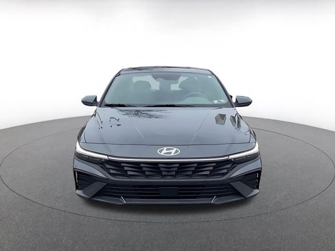 Used 2025 Hyundai Elantra SEL image 4