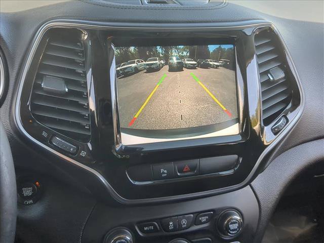 Used 2019 Jeep Cherokee Limited AWD/4WD image 13