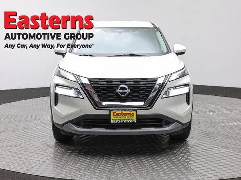 Used 2023 Nissan Rogue SV AWD/4WD image 2