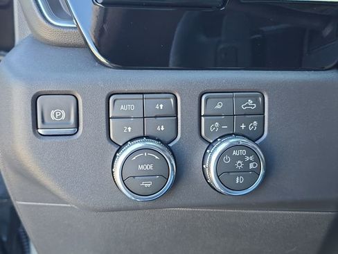 New 2026 GMC Sierra 1500 SLT w/ SLT Premium Package AWD/4WD image 24