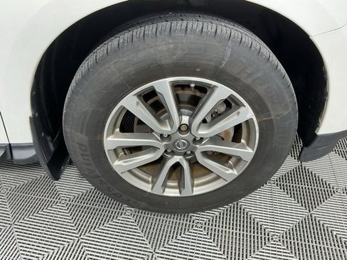Used 2014 Nissan Pathfinder S image 18