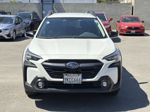 Used 2024 Subaru Outback Premium AWD/4WD image 2