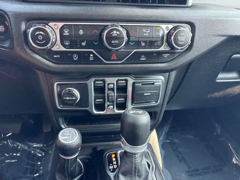 Used 2024 Jeep Wrangler Unlimited Sport AWD/4WD image 20