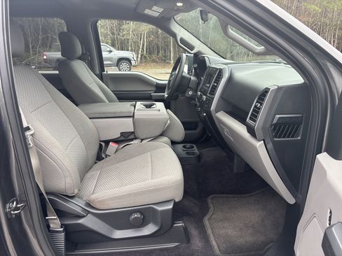 Used 2017 Ford F150 XLT image 14