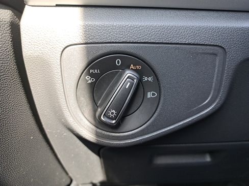 Used 2023 Volkswagen Atlas SE image 26