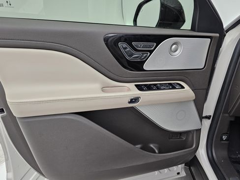 Used 2022 Lincoln Aviator Grand Touring w/ Equipment Group 301A image 12