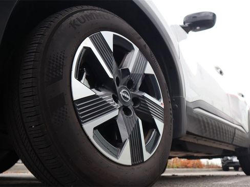 Certified 2025 Nissan Kicks SV image 11