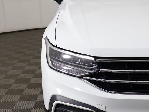 Used 2024 Volkswagen Tiguan SE FWD image 15