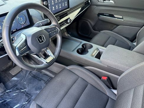 Used 2024 Honda Prologue EX image 4