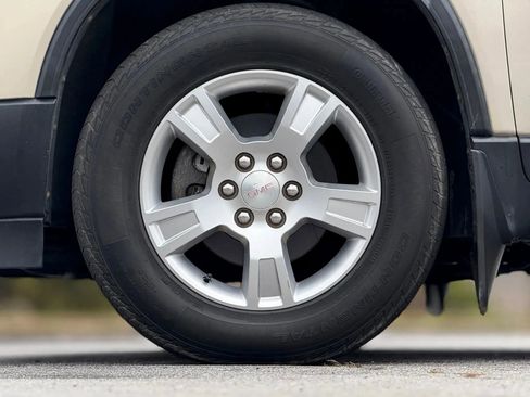 Used 2011 GMC Acadia SLE image 30