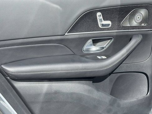 Certified 2025 Mercedes-Benz GLS 450 4MATIC image 26