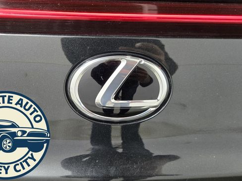 Used 2021 Lexus UX 200 image 28