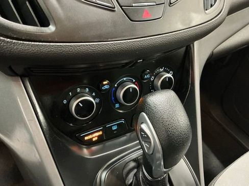 Used 2015 Ford Escape SE image 23