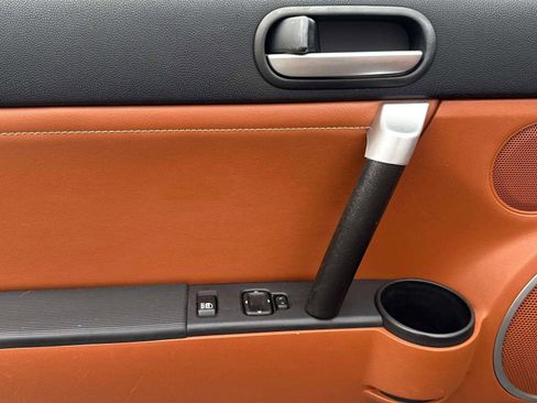 Used 2006 MAZDA MX-5 Miata Grand Touring w/ Suspension Pkg image 32