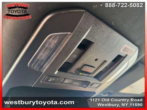 Used 2024 Toyota Highlander Platinum AWD/4WD image 35