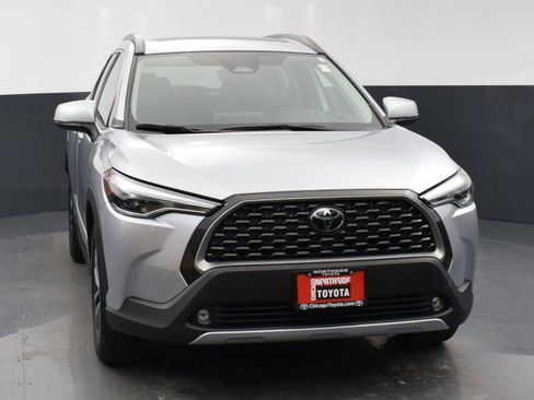 Used 2024 Toyota Corolla Cross XLE w/ Convenience Package image 7