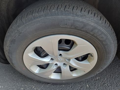 Used 2023 Toyota RAV4 LE AWD/4WD image 12