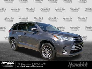 Used 2018 Toyota Highlander XLE FWD video 1