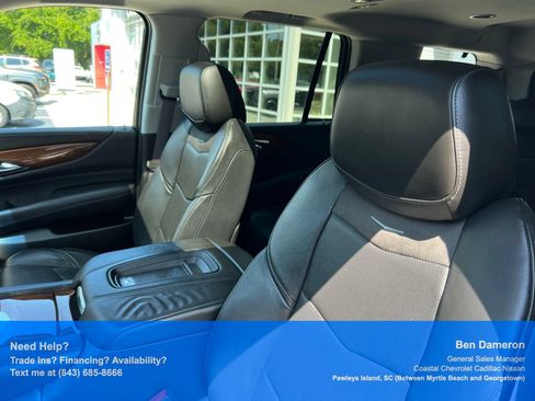 Used 2017 Cadillac Escalade Luxury AWD/4WD image 12