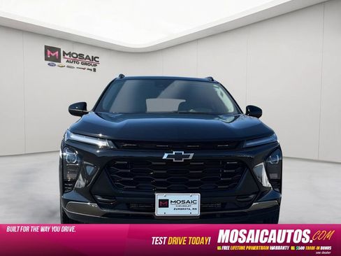 Used 2025 Chevrolet Trax ACTIV w/ Sunroof Package FWD image 9