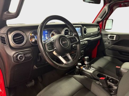Used 2019 Jeep Wrangler Unlimited Sahara w/ Safety Group AWD/4WD image 17