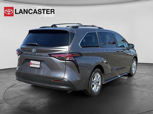 Certified 2022 Toyota Sienna XLE w/ XLE Plus Package FWD image 7