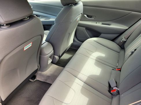 New 2025 Hyundai Elantra SEL image 12