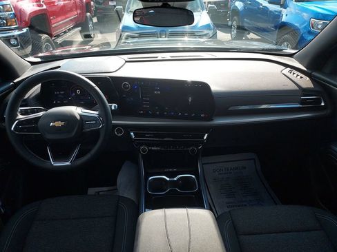 Used 2025 Chevrolet Traverse LT w/ Driver Confidence Package AWD/4WD image 15