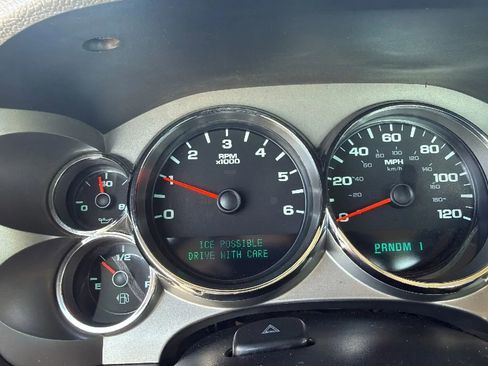 Used 2010 GMC Sierra 2500 W/T w/ Snow Plow Prep Package image 18