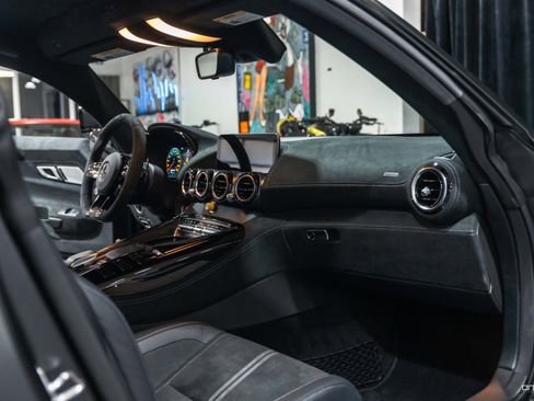 Used 2021 Mercedes-Benz AMG GT Black Series image 21