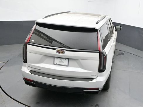 Used 2024 Cadillac Escalade Sport Platinum w/ LPO, Floor Liner Package AWD/4WD image 41